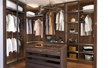 如何充分考慮定制衣柜材質(zhì)對衣物的保護？